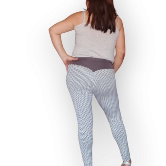 🎊3 FOR $10 WOMENS SMEDIUM GREY & WHITE LEGGINGS - Picture 3 of 3